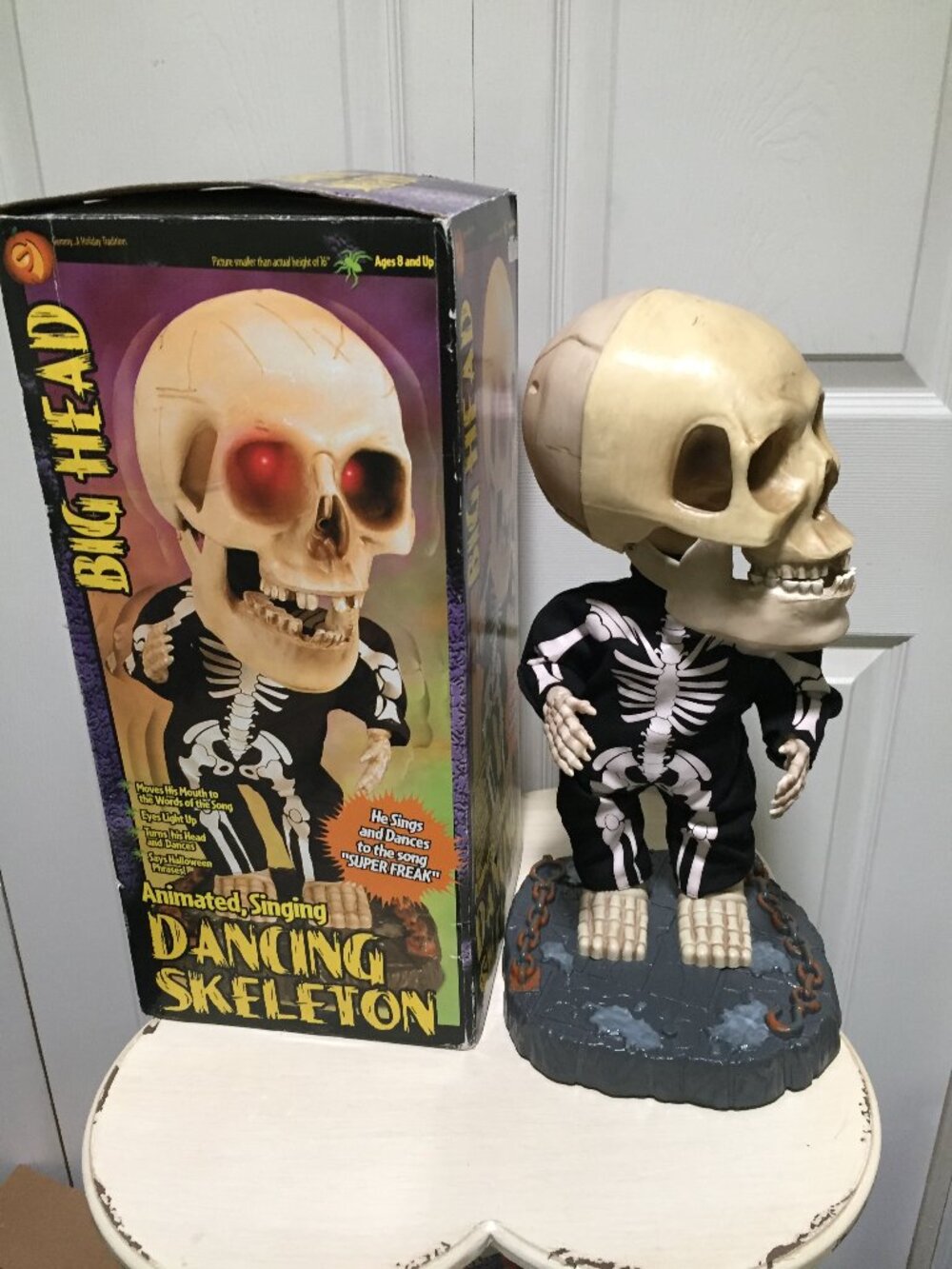 VTG Gemmy Big Head Halloween Singing Dancing Skeleton Super Freak Light Eyes 16"